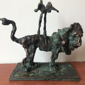 Sculpture titled "Lion and bird" by Erno Toth, Original Artwork, Bronze