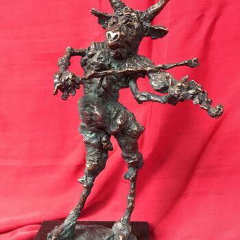 Sculpture intitulée "Crazy Minotaur" par Erno Toth, Œuvre d'art originale, Bronze