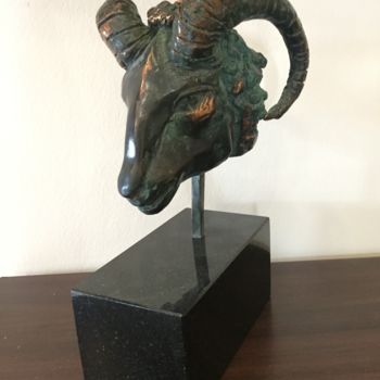 Sculptuur getiteld "Aries" door Kristof Toth, Origineel Kunstwerk, Bronzen