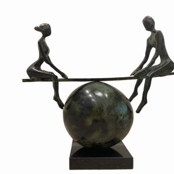 Скульптура под названием "Balance" - Kristof Toth, Подлинное произведение искусства, Бронза
