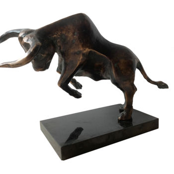 Scultura intitolato "Bull" da Kristof Toth, Opera d'arte originale, Bronzo