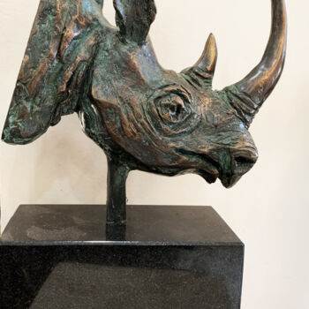 Rzeźba zatytułowany „Rhino-head” autorstwa Kristof Toth, Oryginalna praca, Brąz