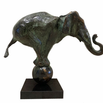 Sculpture titled "Circus elephant" by Kristof Toth, Original Artwork, Bronze