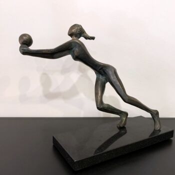 Sculpture intitulée "Volleyball player" par Kristof Toth, Œuvre d'art originale, Bronze
