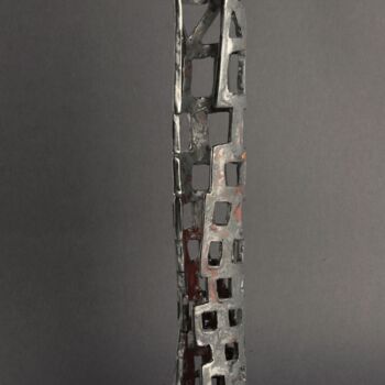 Escultura intitulada "Tower Frame Building" por Katalin Tovolgyi, Obras de arte originais, Cerâmica