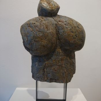 Sculpture intitulée "Déesse" par Tozé, Œuvre d'art originale, Pierre
