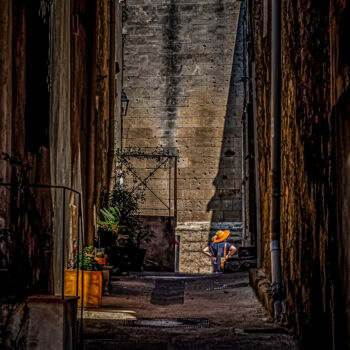 Photographie intitulée "Chapeau Orange" par Trebor, Œuvre d'art originale, Photographie numérique