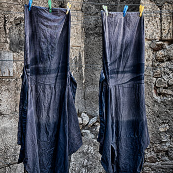 Photographie intitulée "Tabliers Arles" par Trebor, Œuvre d'art originale, Photographie numérique