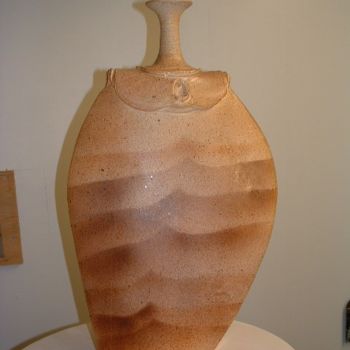 Escultura intitulada "Ceramic Pot #18" por David Tremaine, Obras de arte originais