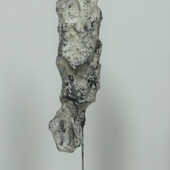 Escultura titulada "Desolate" por Trudie Noordermeer, Obra de arte original, Arcilla