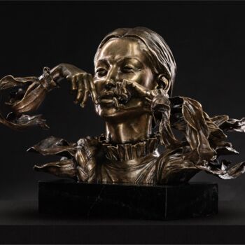 Sculpture intitulée "Mother's Blessing" par Tumen Khamaganov, Œuvre d'art originale, Bronze