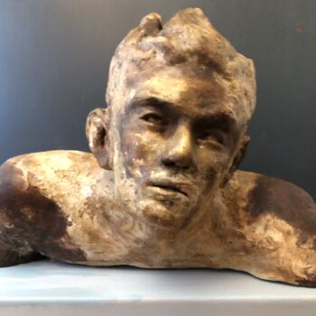 Sculpture intitulée "L’homme regarde" par Tyo, Œuvre d'art originale, Argile