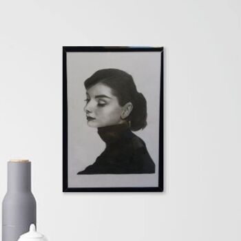 Painting titled "Audrey Hepburn" by Tzina Tsaou, Original Artwork, Pencil