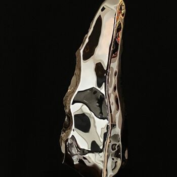 Скульптура под названием "Monolithe 32" - Ujy Artiste Auteur, Подлинное произведение искусства, Металлы