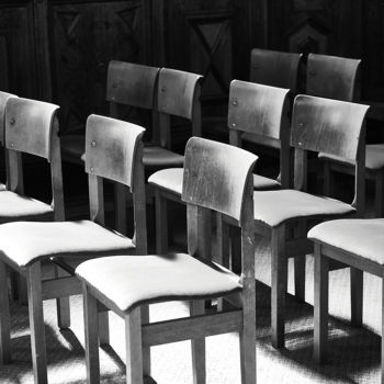 Fotografie getiteld "Empty Chairs" door Ulli Heupel, Origineel Kunstwerk, Digitale fotografie