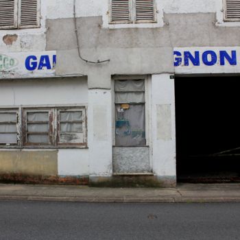 Photography titled "Abandoned Shops XXX…" by Ulli Heupel, Original Artwork