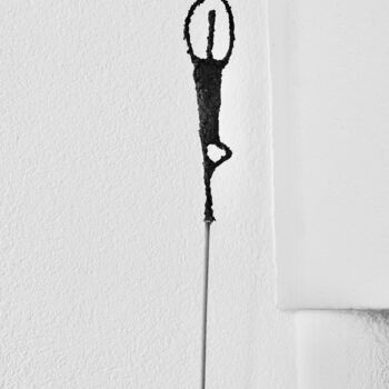 Sculpture titled "Yoga on a stick / Y…" by Ulrich Ernst Nievergelt, Original Artwork, Aluminium
