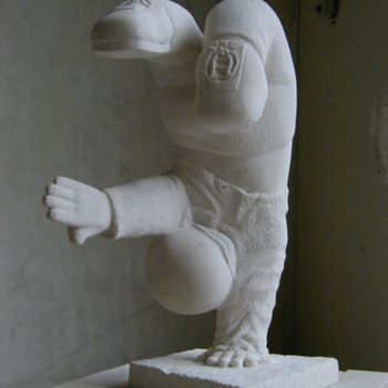 Γλυπτική με τίτλο "équilibriste 1" από Umo, Αυθεντικά έργα τέχνης, Πέτρα