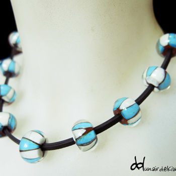 Design intitulée "collier 9 perles" par Un Air De Kiwano, Œuvre d'art originale, Bijoux