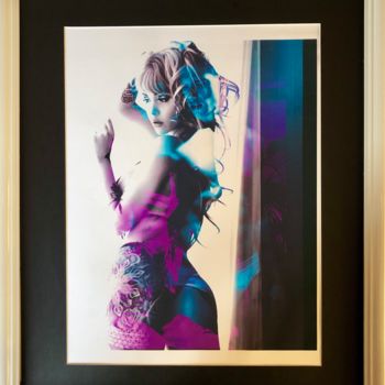 Цифровое искусство под названием "PurpleLinda.jpeg" - Tex026, Подлинное произведение искусства, Фотомонтаж