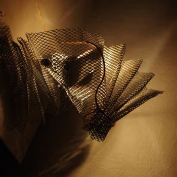 Sculpture intitulée "Sculpture lumineuse…" par Sylis, Œuvre d'art originale, Métaux