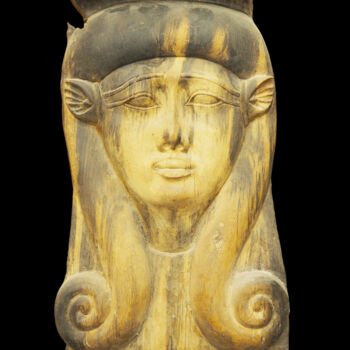 Скульптура под названием "A wooden Hathor pan…" - Unknown Artist, Подлинное произведение искусства, Дерево