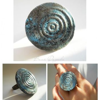 「Ceramic ring」というタイトルの彫刻 Valentina Fadeevaによって, オリジナルのアートワーク, セラミックス