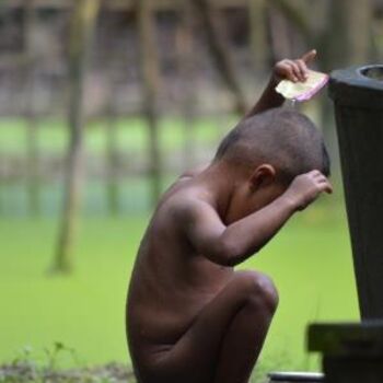 Photographie intitulée "Enfant Birman" par Valériane, Œuvre d'art originale