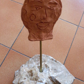 Sculptuur getiteld "Masque visage" door Valerie Guiot, Origineel Kunstwerk, Keramiek
