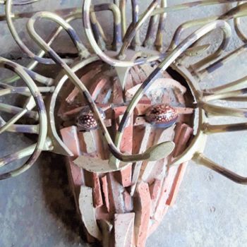 Sculpture intitulée "Medusa" par Valerio Saltarelli Savi, Œuvre d'art originale, Terre cuite Monté sur Métal
