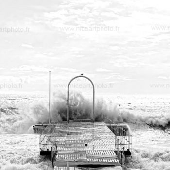 Photographie intitulée "Cannes nouvelle vag…" par Valery Trillaud, Œuvre d'art originale, Photographie numérique