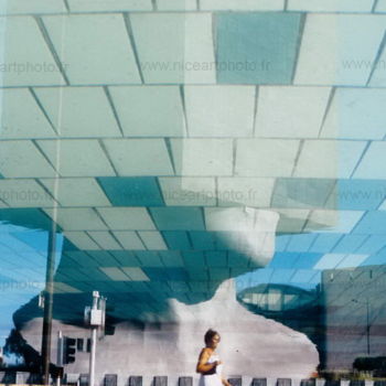 Photographie intitulée "Reflet de la tête a…" par Valery Trillaud, Œuvre d'art originale, Photographie argentique