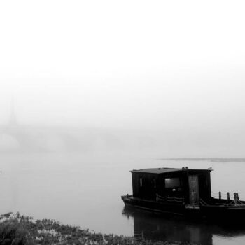 Photography titled "Blois sous le broui…" by Valery Trillaud, Original Artwork, Non Manipulated Photography