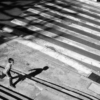 Photographie intitulée "courir-sur-des-lign…" par Valery Trillaud, Œuvre d'art originale