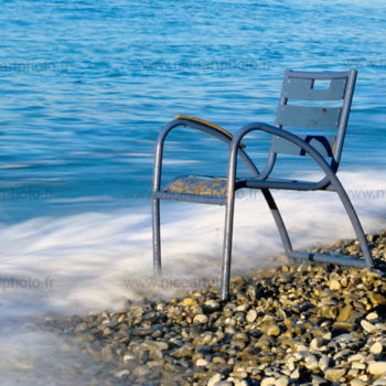 Photographie intitulée "La chaise bleue de…" par Valery Trillaud, Œuvre d'art originale, Photographie argentique