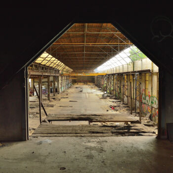 Fotografie mit dem Titel "Abandoned factory 01" von Vanja Rosenthal, Original-Kunstwerk, Digitale Fotografie