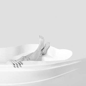 Photographie intitulée "Bath number three" par Varvara Shtern, Œuvre d'art originale, Photographie numérique
