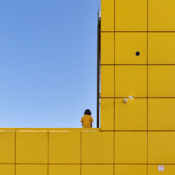 Fotografia intitolato "Yellow street" da Varvara Shtern, Opera d'arte originale, Fotografia digitale