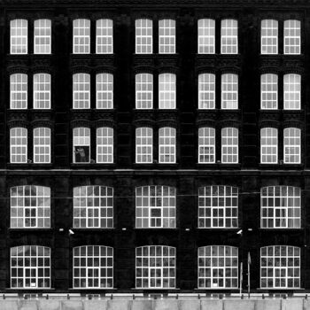 Photographie intitulée "The facade" par Vasilii Riabovol, Œuvre d'art originale, Photographie numérique