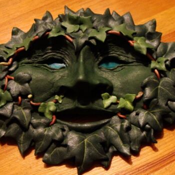 「Green Man Tree Face…」というタイトルの彫刻 Venessa Lagrandによって, オリジナルのアートワーク, ミックスメディア