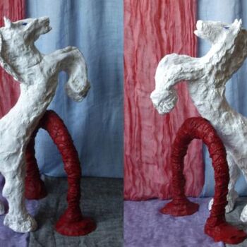 Скульптура под названием "White Horse" - Veranika Bo, Подлинное произведение искусства, Терракота