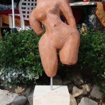 Sculpture intitulée "“ Venus résiliente…" par Gérard Verger, Œuvre d'art originale, Coulage