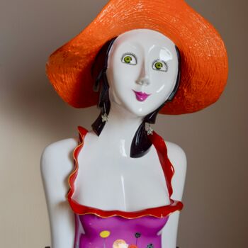 Sculpture titled "Claudia 3/8" by Véronique Clanet, Original Artwork, Resin