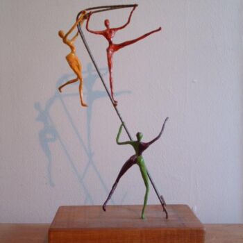 Sculpture titled "acrobates" by Veronique Maxin, Original Artwork, Paper