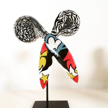 Sculpture intitulée "Wonder Woman Grand…" par Véronique Pinault, Œuvre d'art originale, Résine