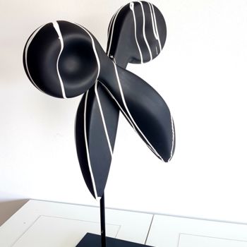 Sculpture titled "Black and White num…" by Véronique Pinault, Original Artwork, Resin