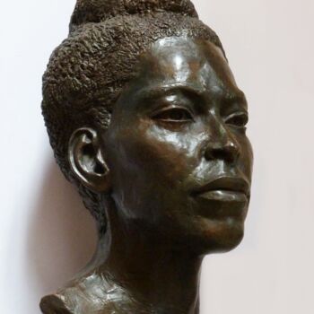 Скульптура под названием "Sarah" - Pico Sculpteur, Подлинное произведение искусства, Смола