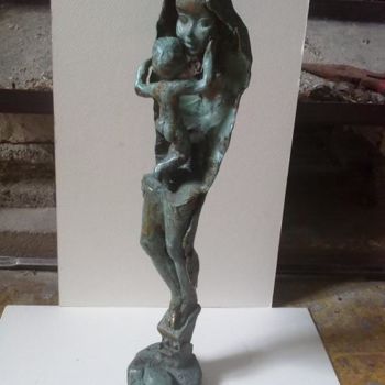 Sculpture titled "vierge à l'enfant" by Véronique Bellot, Original Artwork, Metals