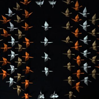 Fotografia intitolato "Origami Extinction…" da Vethan Sautour, Opera d'arte originale, Fotografia digitale Montato su Cartone
