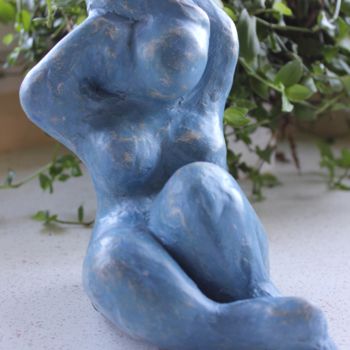 Sculpture intitulée "FEMME BLEUE" par Virginie Gallois, Œuvre d'art originale, Terre cuite